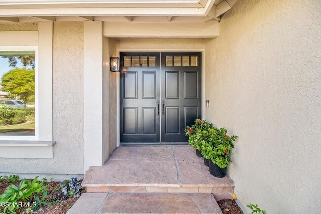 6823 Castle Peak Dr in Los Angeles, CA - Foto de edificio - Building Photo