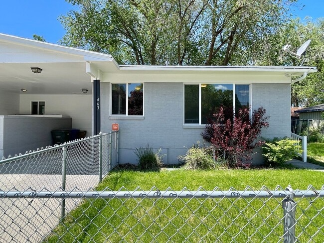 property at 459 N Montgomery St