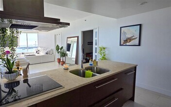 495 Brickell Ave in Miami, FL - Building Photo - Building Photo