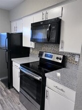 10749 E NW Hwy in Dallas, TX - Building Photo - Building Photo