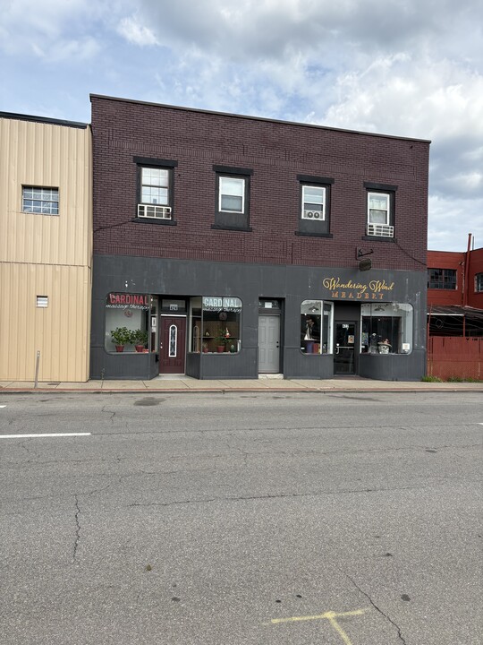 424 W Washington St, Unit 2 in Charleston, WV - Building Photo