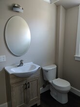 9 Cleveland St, Unit #2 North in Dartmouth, MA - Foto de edificio - Building Photo