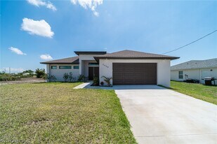 2458 NW 21st Terrace in Cape Coral, FL - Building Photo
