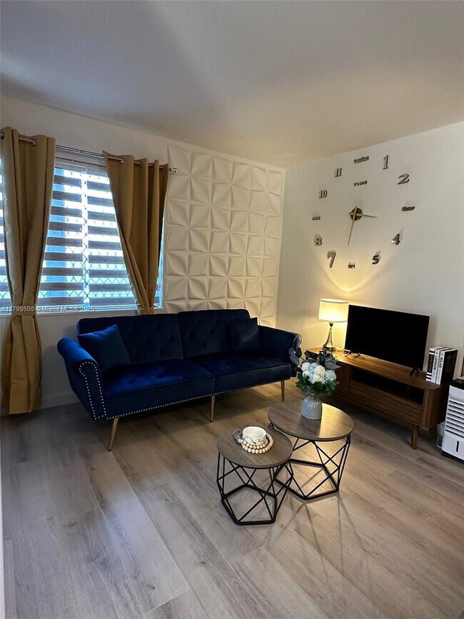 2624 NE 30th Pl in Fort Lauderdale, FL - Building Photo - Building Photo