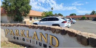 1715 W Clinton Ave in Fresno, CA - Building Photo