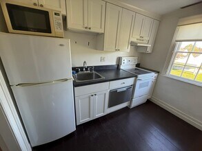 43 Puddle Ln in Portsmouth, NH - Building Photo - Building Photo
