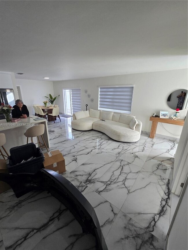 869 W 37th St in Hialeah, FL - Building Photo - Building Photo