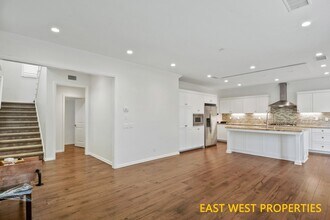 140 Hargrove in Irvine, CA - Building Photo - Building Photo