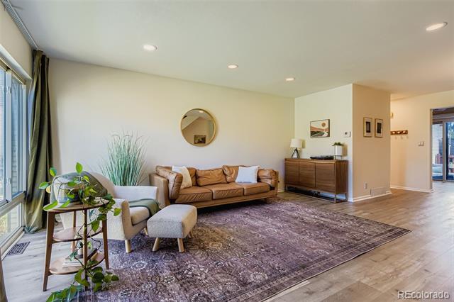 4234 W Pondview Dr in Littleton, CO - Building Photo