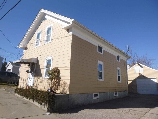 12 Eva St in Providence, RI - Building Photo - Building Photo