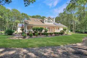 1 Ginny Ct in Manorville, NY - Building Photo - Building Photo