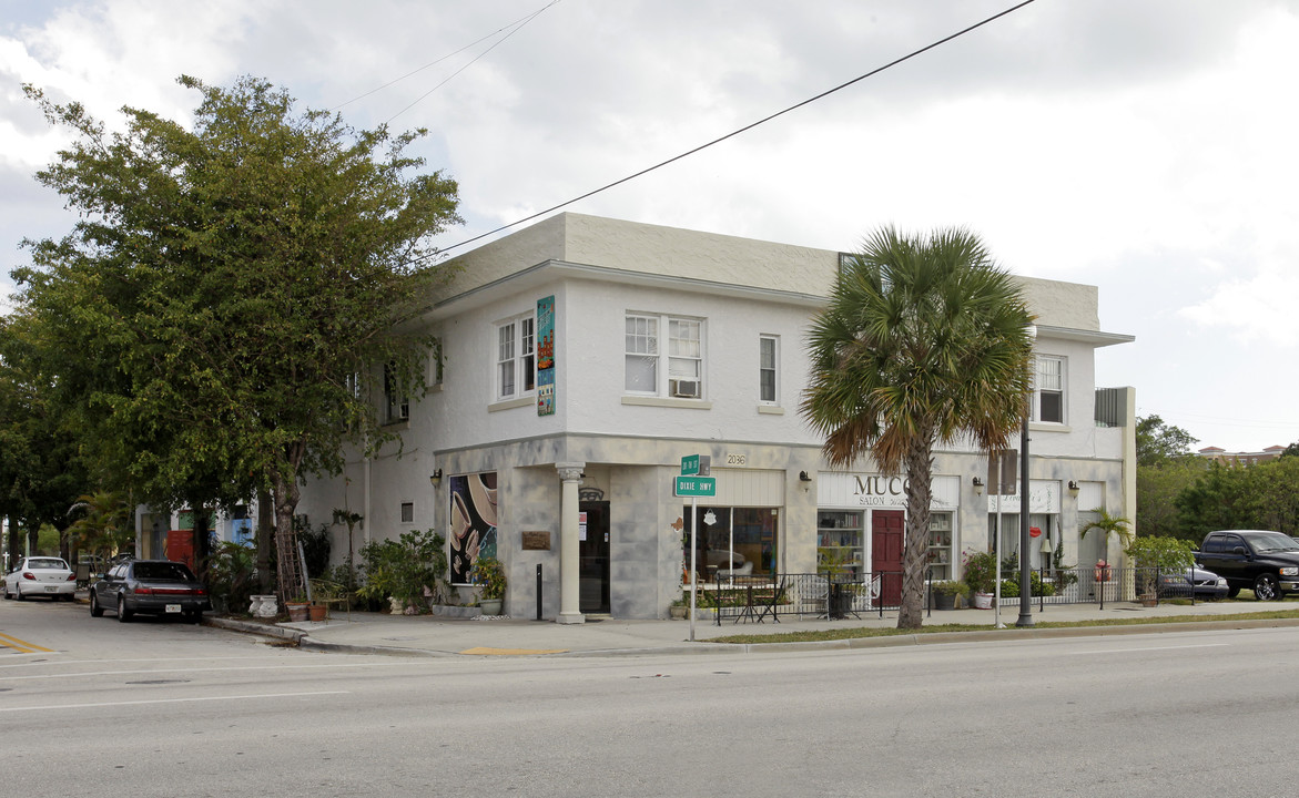 Art Colony Apartments in West Palm Beach, FL - Foto de edificio