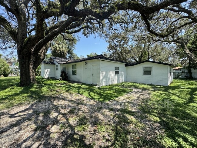 property at 9815 N 16th St