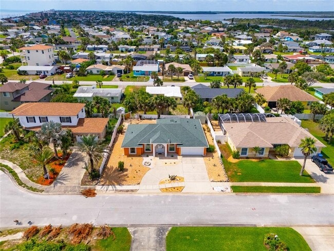 property at 142 Heron Dunes Dr