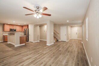 124 Icy River Ave in North Las Vegas, NV - Building Photo - Building Photo