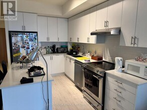 8960 Jane St in Vaughan, ON - Building Photo - Building Photo