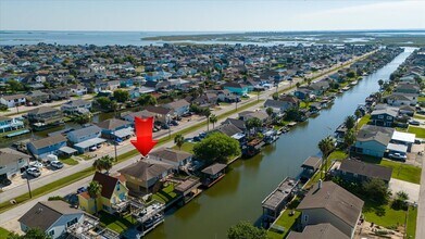 170 Barracuda St in Hitchcock, TX - Building Photo - Building Photo