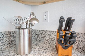 324 Wisconsin Ave in Sacramento, CA - Building Photo - Building Photo