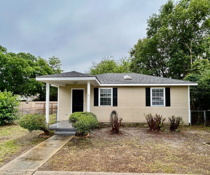 1895 Southern Ave in Biloxi, MS - Building Photo