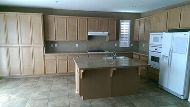 10337 Sparkling Dr in Rancho Cucamonga, CA - Building Photo - Building Photo