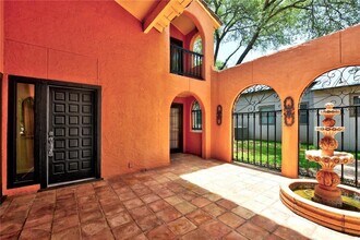 108 Acapulco Dr in Lakeway, TX - Building Photo - Building Photo