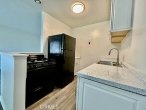 1803 W Sumac Ln, Unit 5 in Anaheim, CA - Foto de edificio - Building Photo