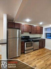 1129 W Oakdale Ave, Unit 1 in Chicago, IL - Building Photo - Building Photo