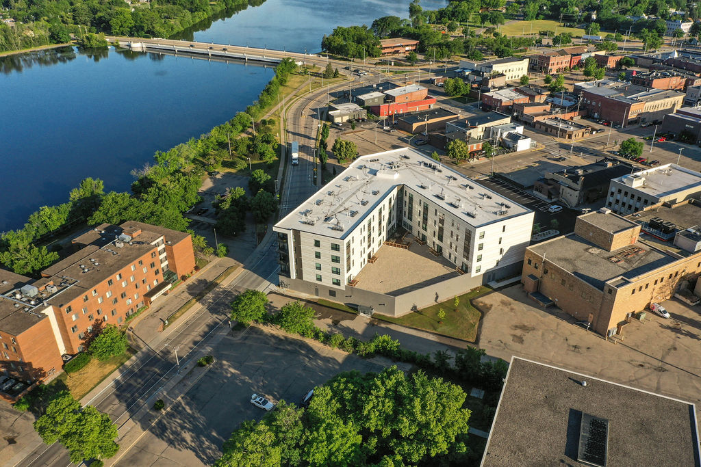 Berkshire Stevens Point - Seniors (55+) in Stevens Point, WI - Building Photo