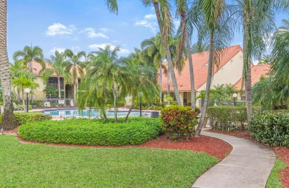 1263 SW 46th Ave in Pompano Beach, FL - Building Photo