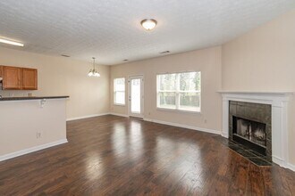 493 Providence Run Way SE in Lawrenceville, GA - Building Photo - Building Photo