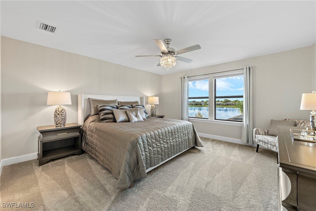 2147 Yellowfin Cir in Naples, FL - Building Photo