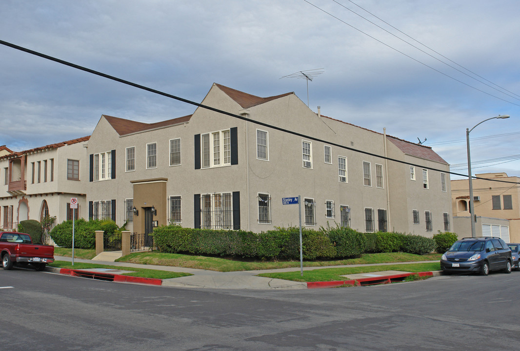 400 N Stanley Ave in Los Angeles, CA - Building Photo