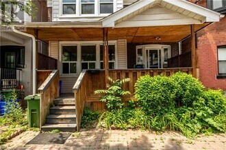 11 Gibson Ave in Hamilton, ON - Building Photo - Building Photo