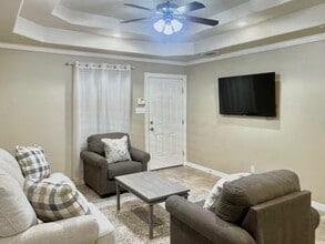 3607 Sheraton Ave, Unit B in Pharr, TX - Foto de edificio - Building Photo