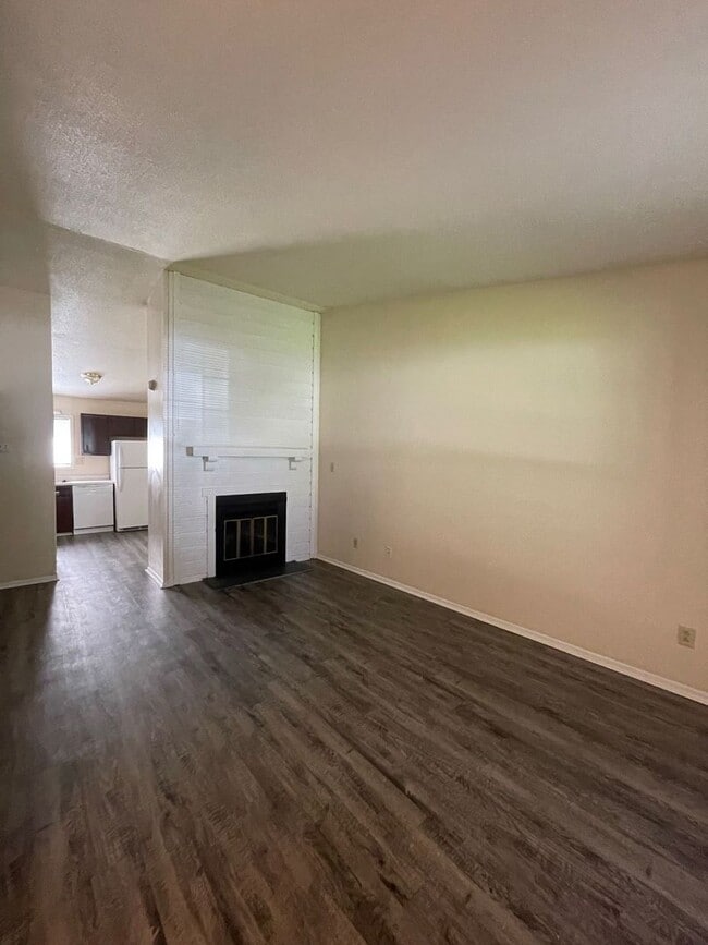 120 Twinwood Dr in Jacksonville, NC - Building Photo - Building Photo