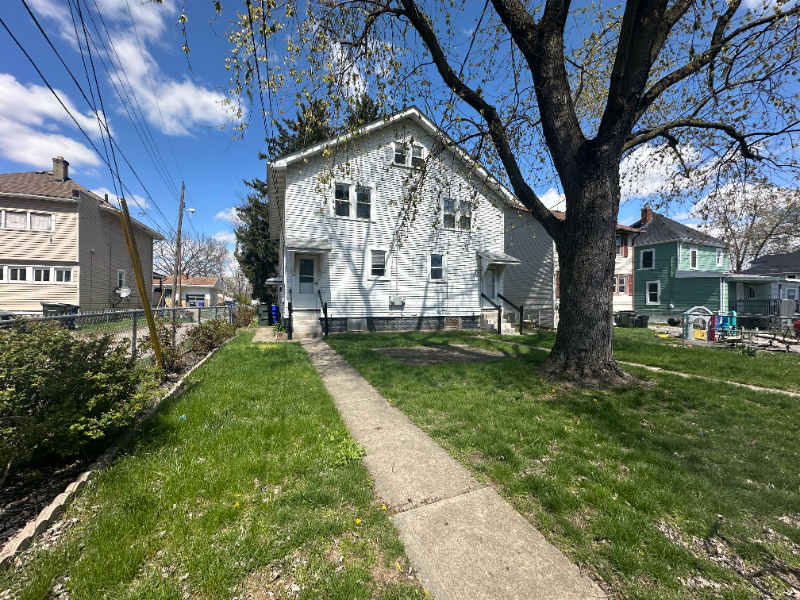 2039 Floral Ave in Columbus, OH - Building Photo