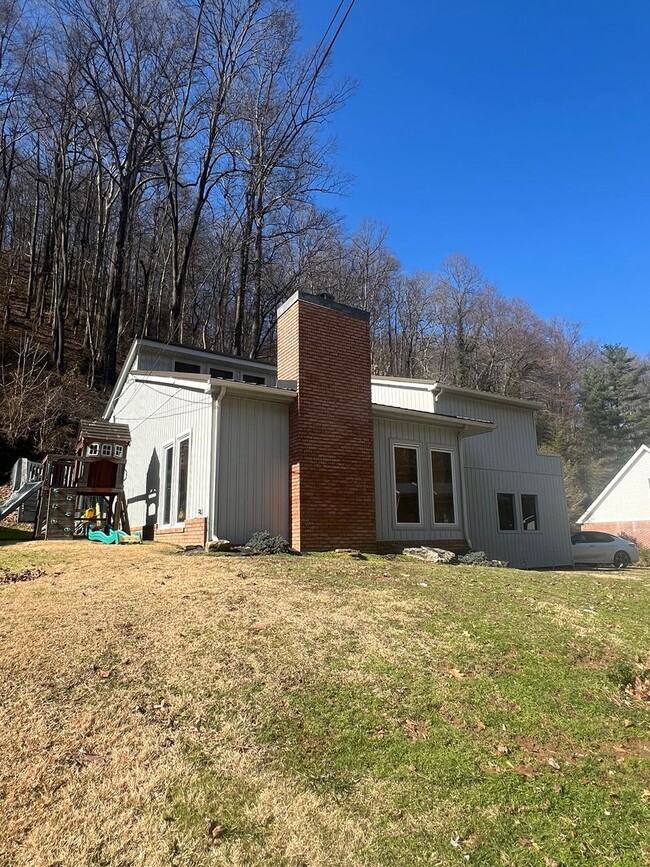 933 Chappell Rd in Charleston, WV - Building Photo - Building Photo