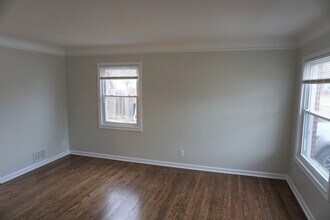 340 Parkview Dr in Plymouth, MI - Building Photo - Building Photo