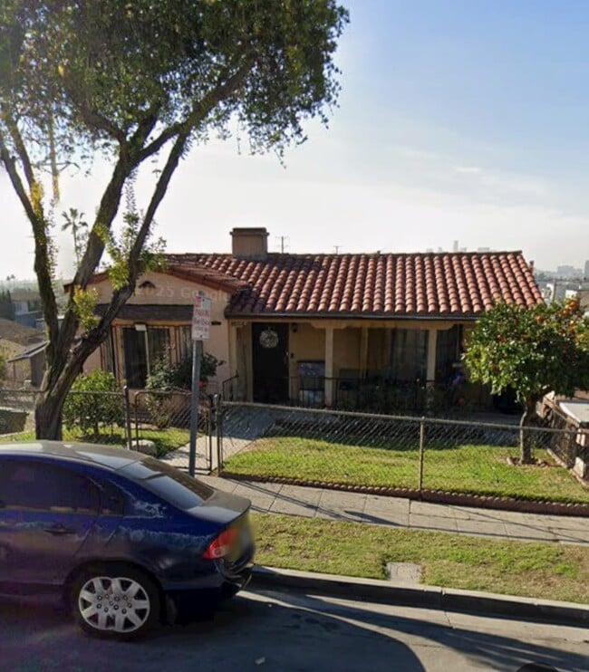property at 1005 N Townsend Ave