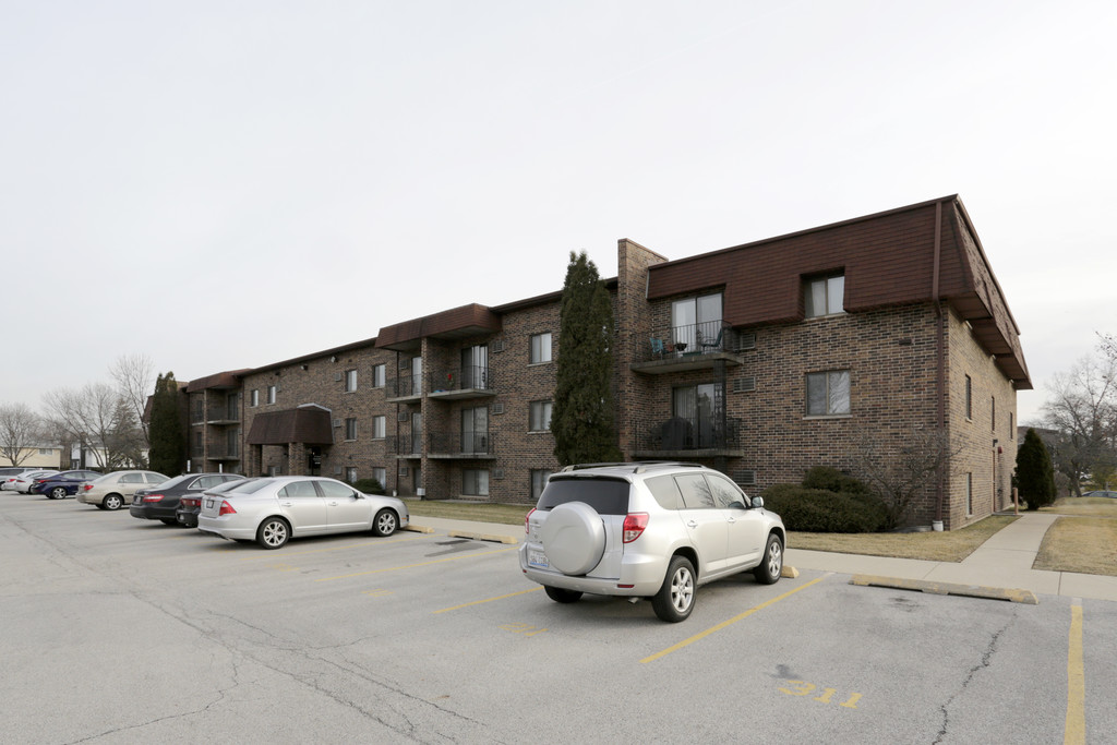 Country Club View Apartments Itasca, IL Apartments For Rent