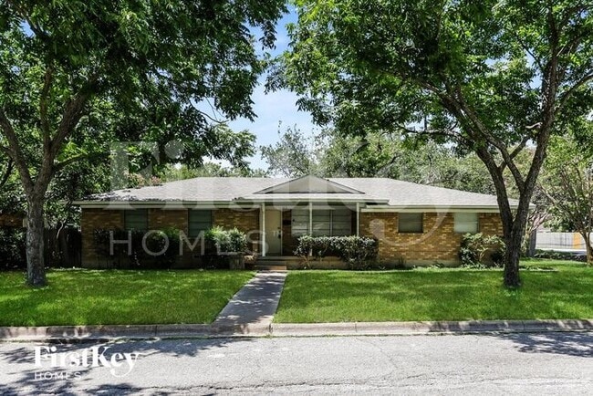 property at 613 E University Ave