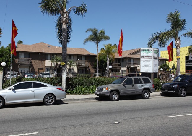 Sierra Garden Apartments in Bellflower, CA - Building Photo - Building Photo