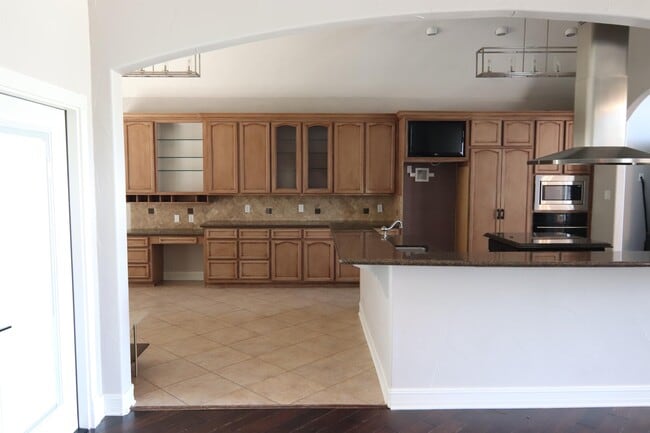 7950 Riviera Ct in Beaumont, TX - Foto de edificio - Building Photo