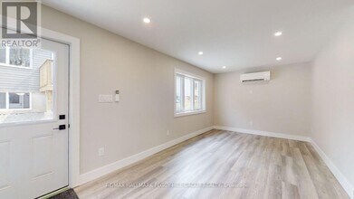 176 Cundles Rd W in Barrie, ON - Building Photo - Building Photo
