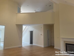 900 W Roxbury Pkwy in Brookline, MA - Building Photo - Building Photo