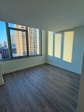 11 N Green St in Chicago, IL - Building Photo - Building Photo