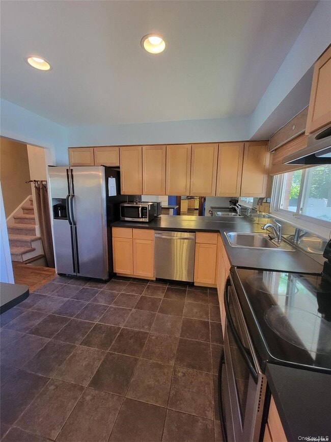 property at 902 Little Whaleneck Rd