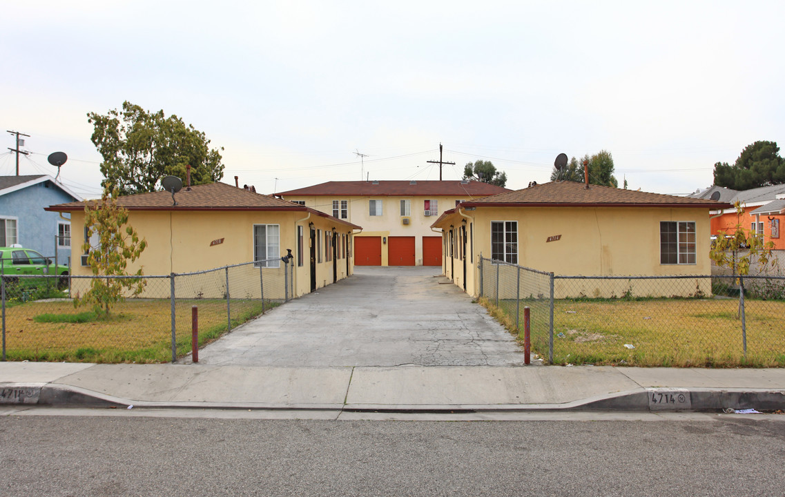 4714-4718 E 57th St in Maywood, CA - Foto de edificio