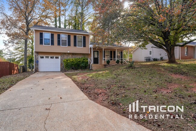 property at 3917 Wood Path Ln
