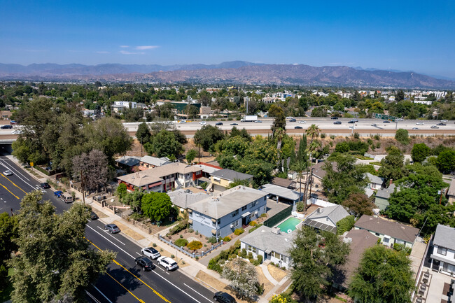 5444 Colfax Ave in North Hollywood, CA - Building Photo - Building Photo